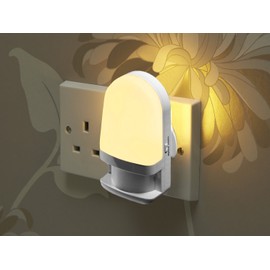 Auraglow Automatic Plug in Colour Changing LED Nursery Night Light with Dusk Till Dawn Daylight Sensor