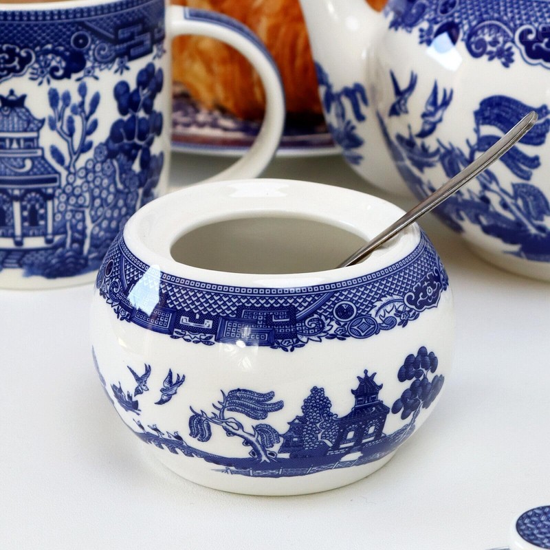 Darthome Sugar Pot with Lid Blue Willow Ceramic English Tableware