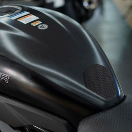 Tank Pad for Kawasaki Eliminator/SE Eliminator400 450 50 (2024~) | Ninja E-1 / Z e-1 Motorcycle Gas Tank Protector Fuel Tank Sticker Accessory Parts Anti Slip Scratch Durable Honeycomb Design (1