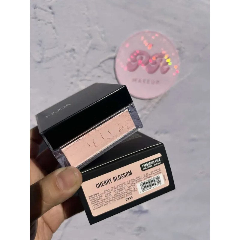 Huda Beauty Polvo Easy Bake Loose Baking & Setting Powder