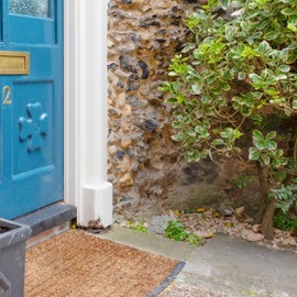 Key Hiding Place for Outdoors, Fake Stone with Secret Compartment, Key Hiding Place Outside, Key Stone Hide, Secret Hiding Place Geocaching Hiding Place (Light Grey)