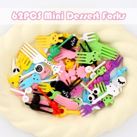 62PCS Plastic Animal Fruit Fork, Cartoon Food Toothpick Cute Fruit Forks Mini Cartoon Plastic Dessert Forks for Kids Dessert Party Bento Lunch Decor(Random Color)