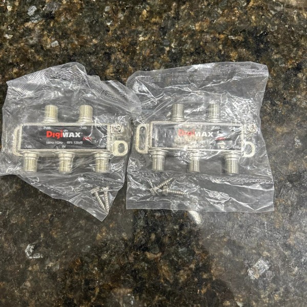 DIGIMAX LOT OF 2 DIGIMAX DM4 4 Way Cable Splitter