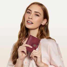 HKCLUF Wallet Women,Small Genuine Leather Bifold Wallet Womens,RFID Blocking Wallet for Women Card Holder Purse With Removable ID Window(red)