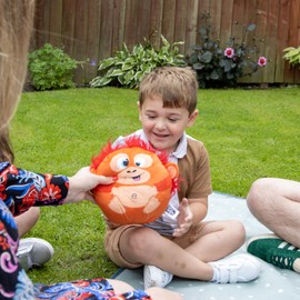 FARTY FREDDIE 3790 Fart Machine & Pass The Parcel one, Hilarious Funny Game for Kids 4-9yrs