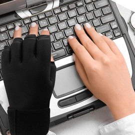 Hand Ice Pack Gloves - Adjustable Hot And Cold Finger Ice Pack - Braces Splints Supports for Recovery Daily Home Desk Offices Sports Hot Day Winter