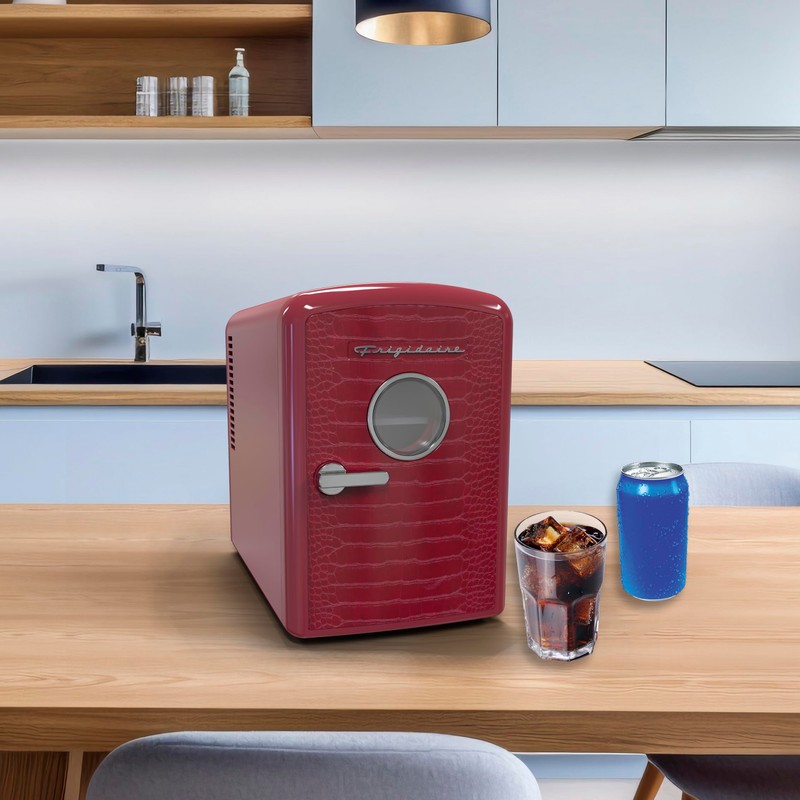 Frigidaire 9 can/6l mini personal fridge cooler Crocodile finish door-W: