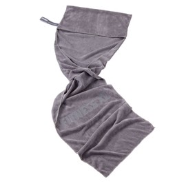 TROIKA SCHWITZABLEITER FITNESS XL – TWL04/GY – Fitness-Handtuch mit abgenähtem Umschlag – Sporthandtuch– zur Befestigung an der Rückenlehne des Fitnessgeräts – extra lang (1,40 m) – TROIKA-Original
