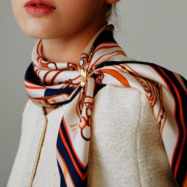 Daks (신세계강남점)DCSC3E701 DAKS GIFTSILK100%네이비 DD체인 스카프링 세트 (Sinsaege Gangnam Branch) DCSC3E701 DAKS GIFTSILK 100% Navy DD Chain Scarf Ring Set