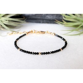 LKBEADS Schwarzer Turmalin, 2,5 mm, runde Form, facettierte Perlen, 17,8 cm, verstellbarer vergoldeter Verschluss, Armband für Männer und Frauen|LK_STACK_01299