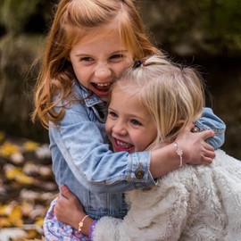Flower Bracelet for Women Cute Daisy Bracelet Crystal Beaded Bracelet Stretch Flower Girl Bracelet Gift From bride to Flower Girls