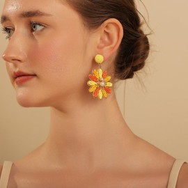 RUOFFETA Boho Raffia Flower Earrings for Women – Lightweight Dangle Jewelry, Summer Beach Vacation Accessories(Orange Ombre)