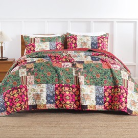TEXSTEAD King Size Quilt Set - Comforter Set Red Bedding Sets, Soft Coverlet Patchwork Reversible Lightweight Bedspread with 2 Pillow Shams, (104"x90", 3 Pieces)