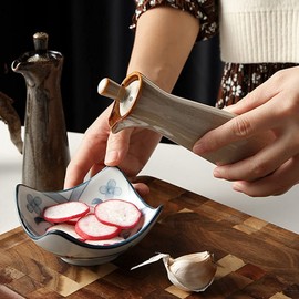 LINWIN Ceramic Olive Oil Dispenser Bottle, Suitable for Storage Of Oil, Vinegar, Soy Sauce, 120ml / 4oz - Beige