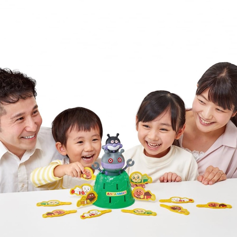 Anpanman vs. Baikinman and Dadandan: Exciting Anpan Punch!