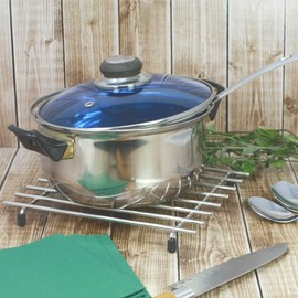 com-four® 2 x Stainless Steel Trivet with Rubber Feet - Trivet for Pot, Pan, Casserole Dish and Wok - 19 x 24 x 2.5 cm (Pack of 2)