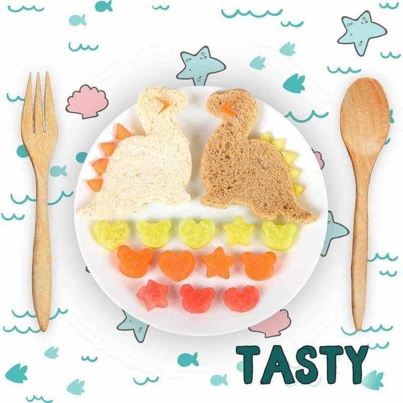 CHEFZOCO Sandwich Cutter Heart Shape Non-Stick Plastic and Stainless Steel