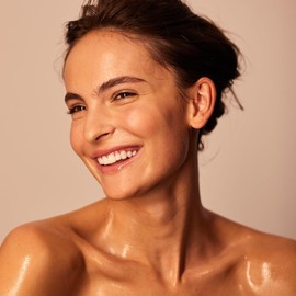 GIVING LOVE TO Körper – und Massageöl “Seelenglück Pflanzenreich" – Regeneratives Pflegeöl mit ätherischen Ölen (Mandarinen, Blutorange, Zitrone, Rosengeranie), 200ml – Gute Laune & Happiness