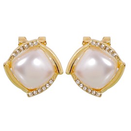 Gold Pearl Earrings for Women Lightweight Dainty Studs Earrings Hypoallergenic, Cute Stetement Freshwater Cultured Stud Gold Earring Gifts.