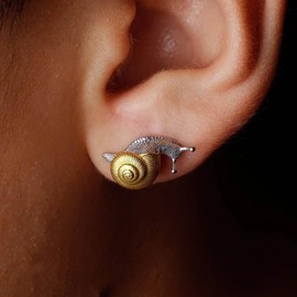 Ximdble Vintage Metal Snail Stud Earrings Cute Snail Earrings Gold Animal Earrings Statement Conch Earrings for Women