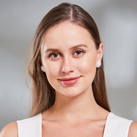 QUKE Simulated Pearl Golden Tone Large Clip On Earrings for Non-Pierced Stud Earrings for Women Girls Bridal Elegant Jewellery Gift, ABS bead