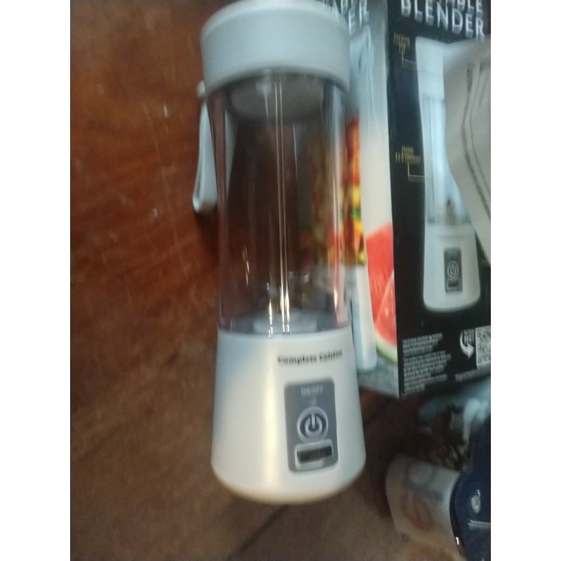 PLUS Complete Cuisine Rechargeable Portable Blender White 12.90z Carry Strap