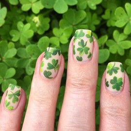 St. Patrick's Day Press on Nails Short Square Green Shamrock Fake Nails with Designs Spring Stick on Nails Matte Acrylic False Nails for Women Girls, Thick Natural Reusable Glue on Nails Kit
