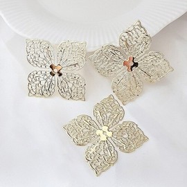 Trumpet tailoring, Hanbok, traditional metal decorations, holiday gifts, allowance envelopes, packaging decorations, hairpiece decorations, Hanbok accessory decorations, gifts for foreigners / 나팔수선 한복 전통금속장식 명절선물 용돈봉투 포장장식 가채장식 한복악세사리장식 외국인선물
