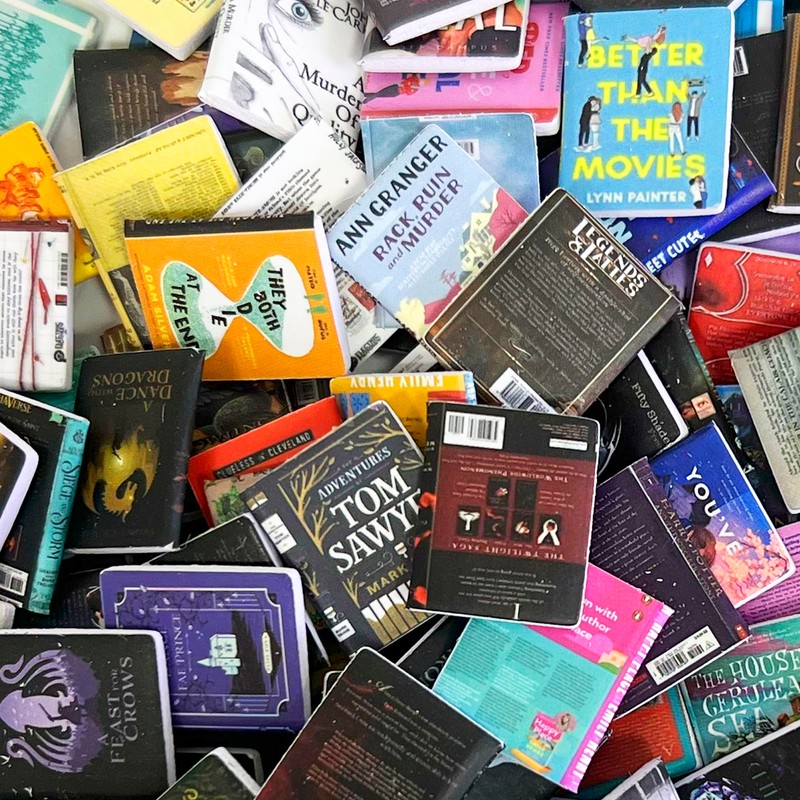 LUFEEMGA 200 PCS Book Miniatures Set Without Repetition, Mini Books