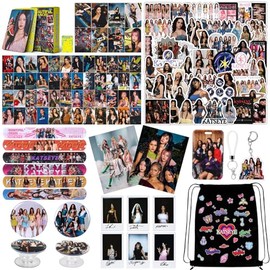 Japior Katseye Merch - Juego de regalos que incluye 55 tarjetas fotográficas, 100 pegatinas, 1 bolsa con cordón, 6 pulseras de palmadas, 6 tarjetas Lo