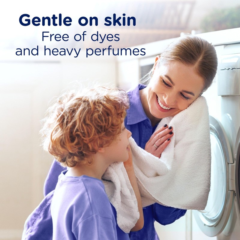 Downy RINSE & REFRESH Laundry Odor Remover and Fabric Softener,