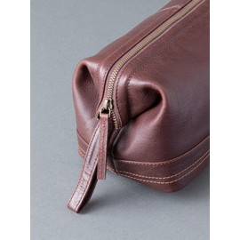 Keswick Leather Wash Bag in Brown