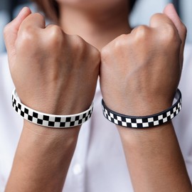 Lesnala 48 Pcs Race car silicone bracelets Checkered flag wristbands Racing flag rubber bracelets Race car party favors for Sports Events Party Supplies Birthday Party Decorations(Black,white,4 types)