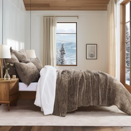 EVERGRACE Velvet Quilt Set Queen Size, Luxurious Soft Striped Channel Bedding Set, Lightweight Velvet Comforter for All Season, Oversized Bedspread Coverlet with 2 Matching Shams, Mocha Brown