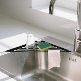 Mistifi Full Silicone-Coated Triangle Roll-Up Dish Drying Rack with Steel Core for Sink Corners – Multipurpose Over-The-Sink Kitchen Drainer & Space-Saving Organizer (Black)