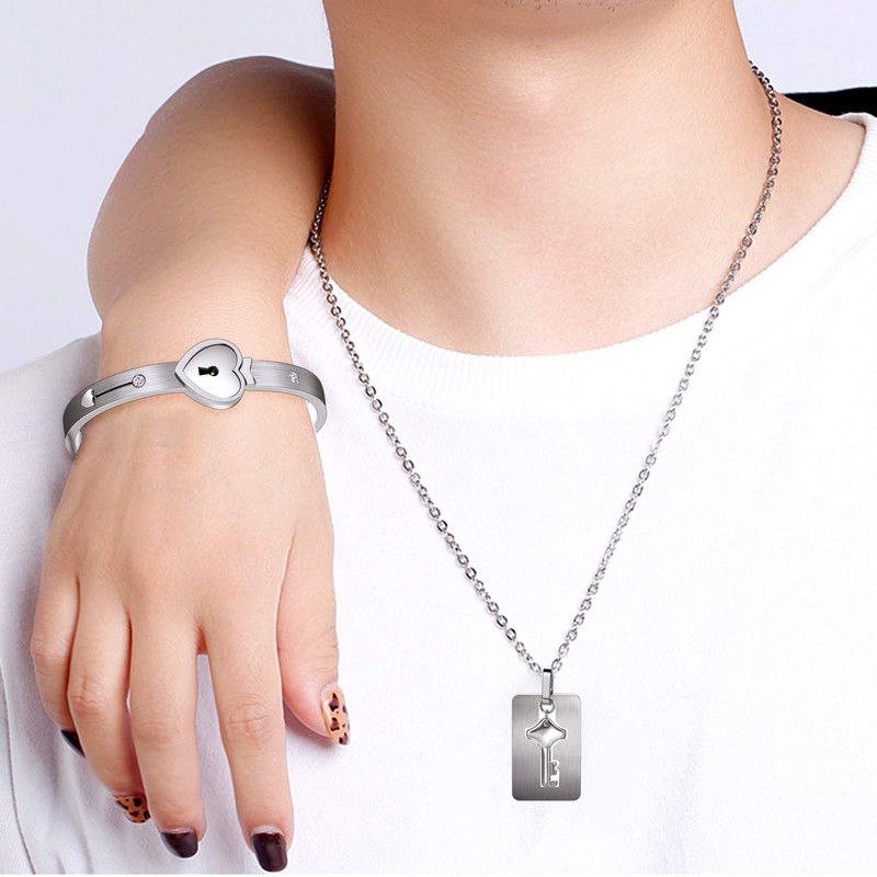 Set of 2 Bangle with Lock & Pendant Chain Key