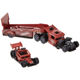 Hot Wheels Toy Truck & Car, Super Rigs Transporter & Matching Vehicle in 1:64 Scale (Styles May Vary)