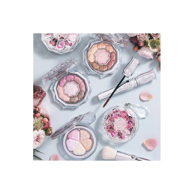 Choose 1 of 4 types of Bloom Mix Blush Compact