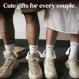 LOVEVIBE 2 Pairs Magnetic Holding Hands Crazy Socks for Kids - Anniversary Ideas Gifts for Men, Women, Couple - Silly Socks for Kids - Gifts for Boyfriend, Girlfriend, Kids, Best Friend, Him, Her
