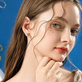 20G Lucky Clover Cartilage Tiny Stud Earrings 925 Sterling Sliver Cubic Zirconia Simulated Emerald Green Crystal Love Heart Flower Tragus Screw Back Ball Sleeper Studs Earring Cute Jewelry Birthday Gifts for Women Teen Girls Hypoallergenic (Gold)