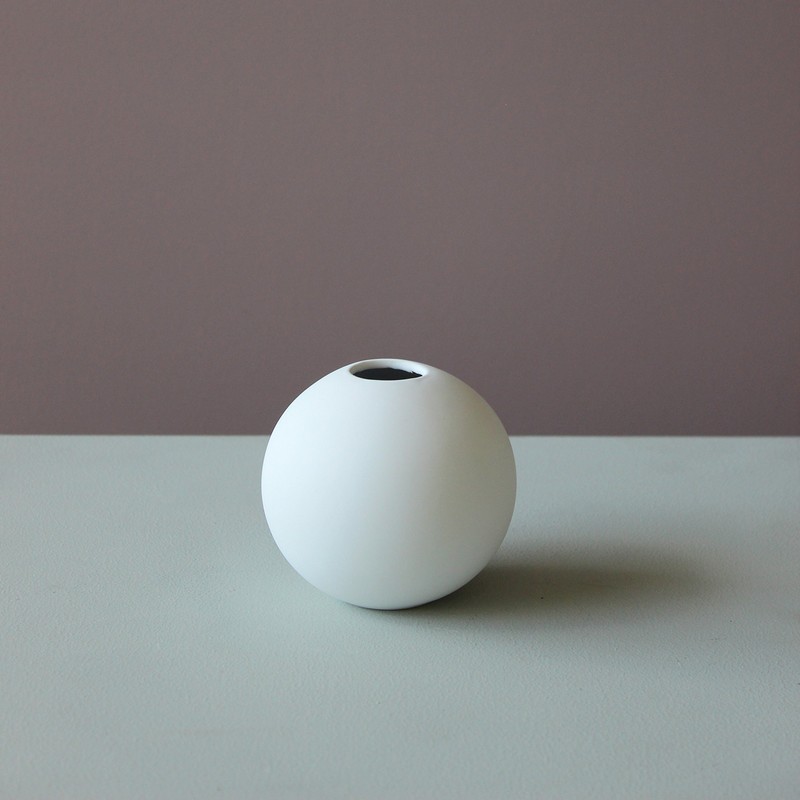 Cooee Design Ball Vase, ceramic, white, 10 cm