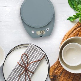 TFA Dostmann Mochi 50.2007.20 Digital Kitchen Scales with LCD Display, Volume Calculation for Milk, Food Scales, up to 5 kg, Lightweight, with Rubber Pads, Green