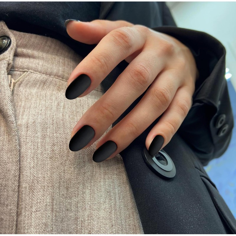 Uñas postizas de gel ovaladas cortas y negras mate, uñas
