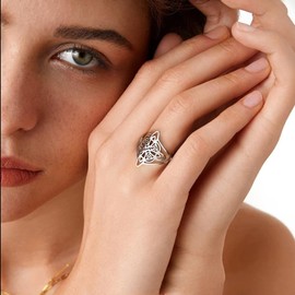 YILUOCD Witches Knot Ring for Women Stainless Steel Witchcraft Celtic Amulet Ring Quaternary Celtic Knot Ring Vintage Jewelry Gift for Women (8)