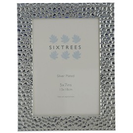 Sixtrees 6-345-57 Williams Embossed Silver Plated 7 x 5 inch Photo Frame. Complete with microfibre polishing cloth