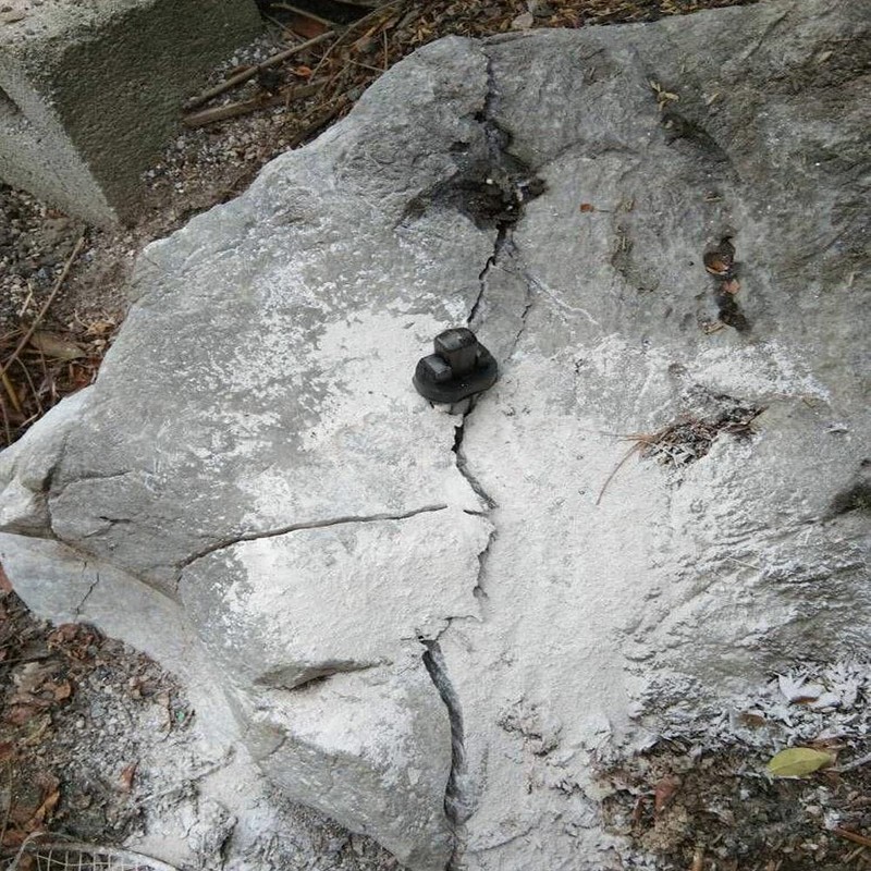 Rock Splitting Wedges, Heavy Stone Wedges, Iron Chisel and Rock