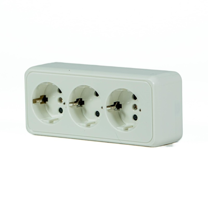 White Surface-Mounted Socket 3-Way Child Protection Fireproof