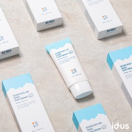 No. 1 in repurchase rate Refreshing and moist pure sun cream / 재구매율1위 산뜻하고 촉촉한 순수안 선크림