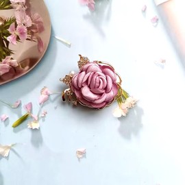 Crystal Rose Flower Brooch Pearl Corsage Collar Breast Pin Vintage Rhinestone Vintage Badge Coat Suit Skirt Studs Accessories for Women Girls (Purple)