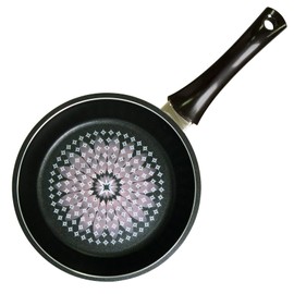 TeChef - Blooming Flower Frying Pan, with Teflon Platinum Non-Stick Coating (PFOA Free) / Ceramic Coated Outside/Induction Ready (20 cm (8 in))